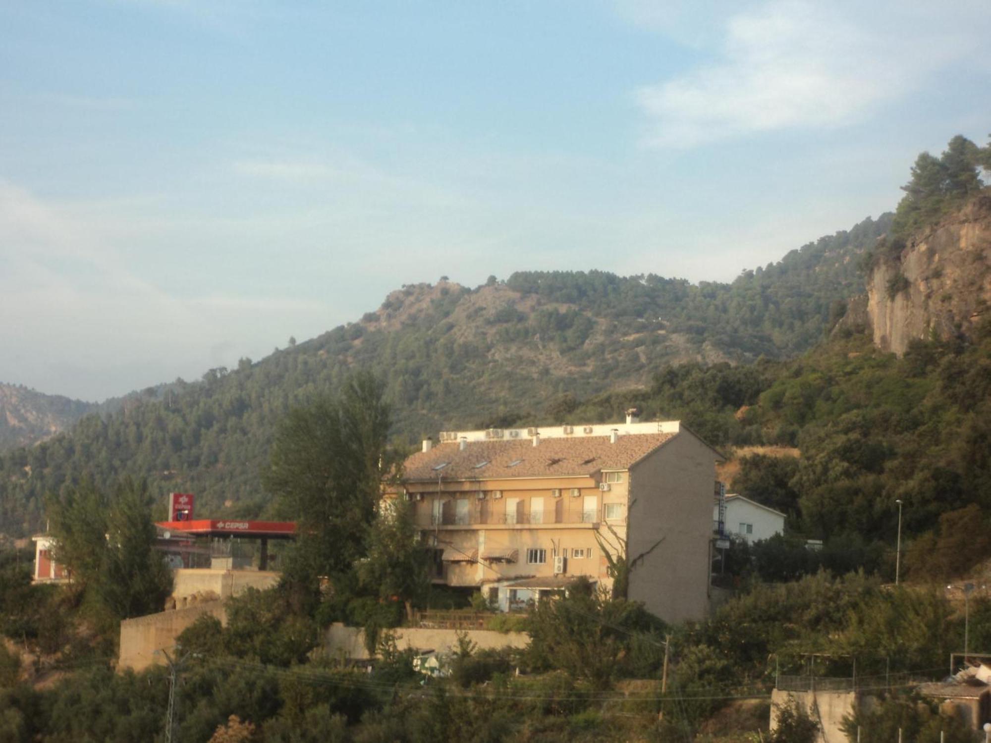Burunchel Hotel San Julian מראה חיצוני תמונה